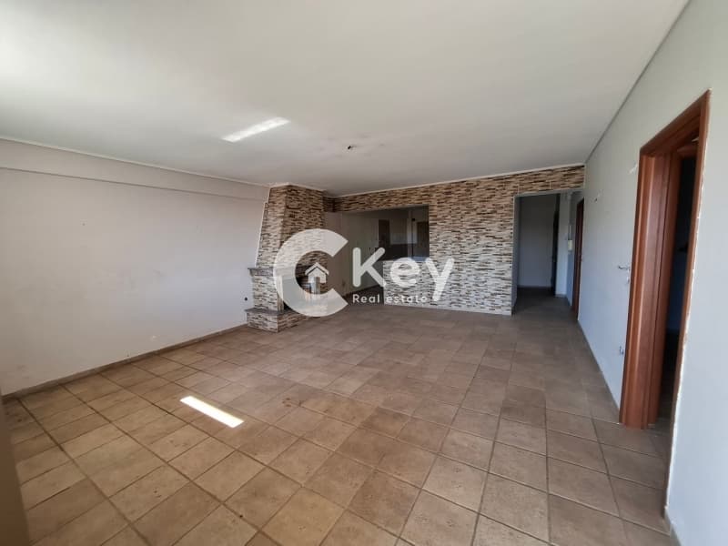 Apartment in Megala Sxoinia A, Acharnes — Photo 1 of 14
