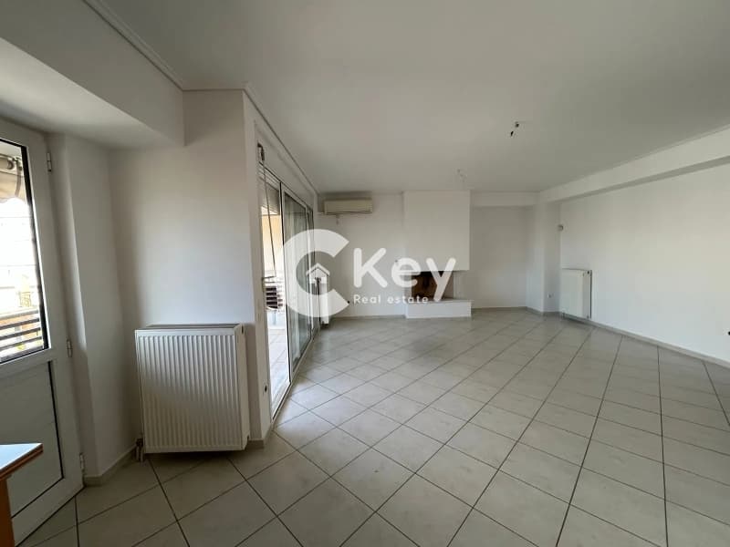 Apartment in Agia Varvara, Agios Dimitrios — Photo 2 of 11