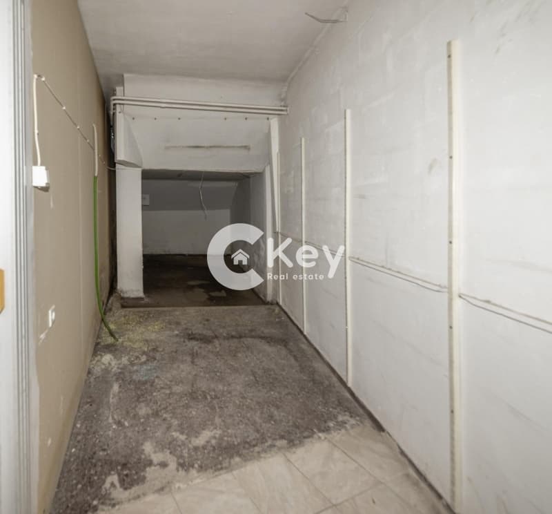 Retail Store in Agios Antonios, Peristeri — Photo 19 of 19