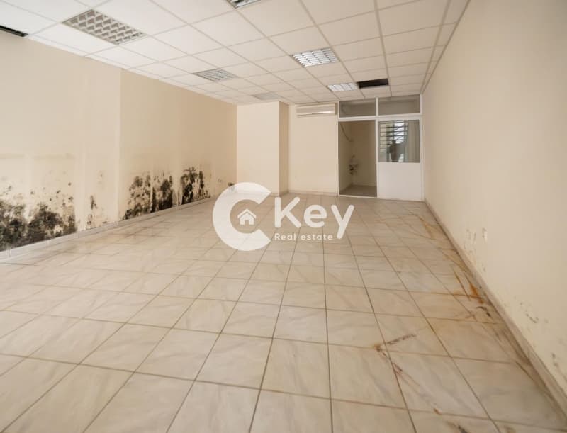 Retail Store in Agios Antonios, Peristeri — Photo 1 of 19