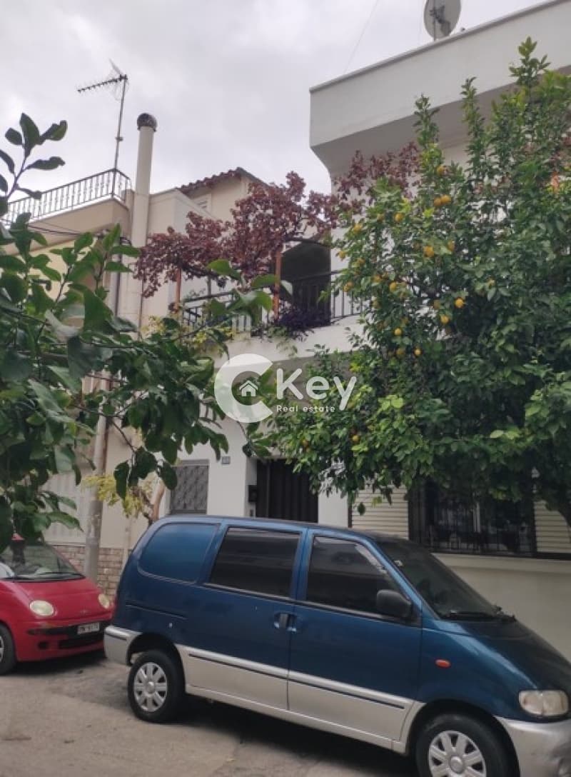 House in Agia Sofia, Piraeus