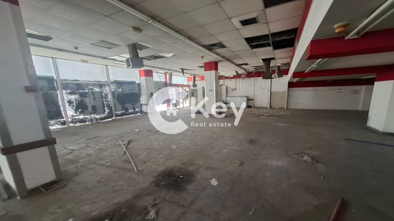 Retail Store in Dafni, Dafni — Photo 1 of 9