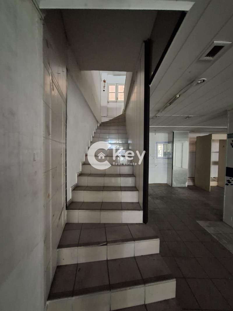 Retail Store in Mouseio, Exarchia - Neapoli — Photo 9 of 9