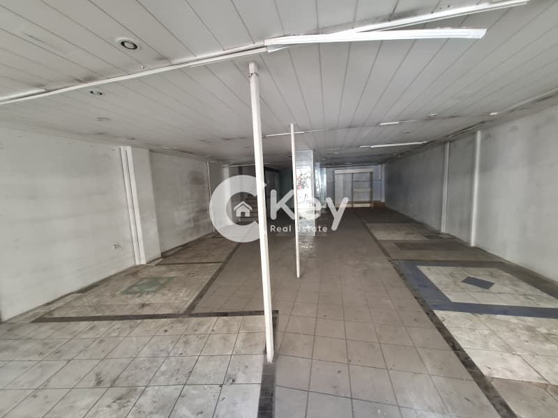 Retail Store in Mouseio, Exarchia - Neapoli — Photo 3 of 9