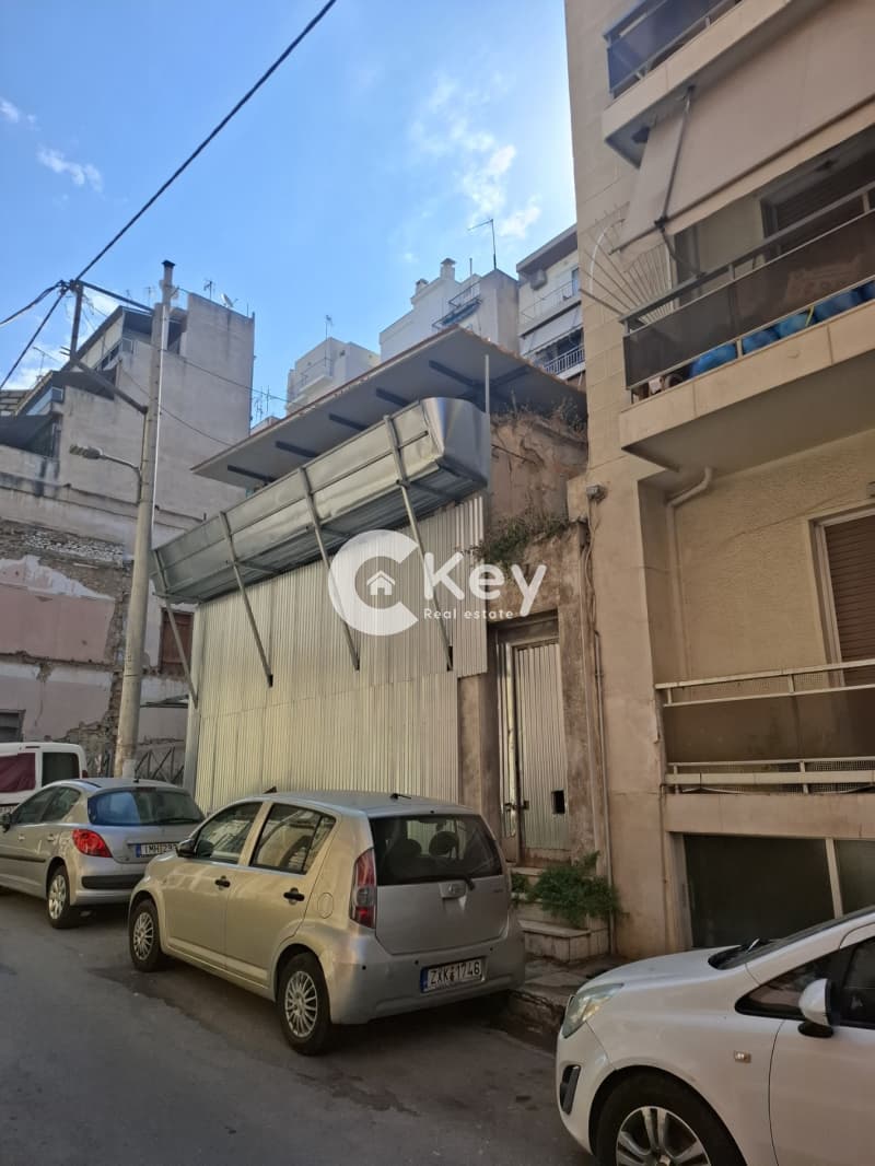 House in Evaggelistria, Piraeus — Photo 1 of 7