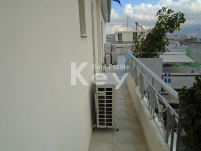 Apartment in Agios Ioannis Chrisostomos, Nikaia — Photo 10 of 15