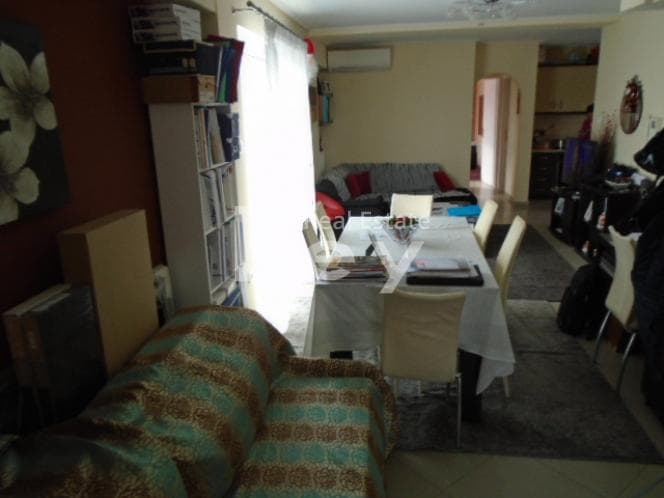Apartment in Agios Ioannis Chrisostomos, Nikaia — Photo 2 of 15