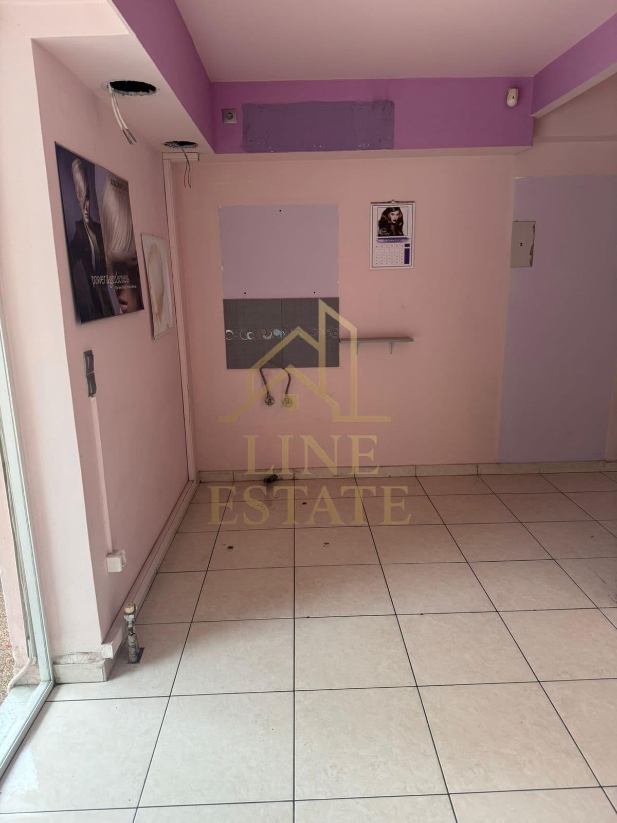 Retail Store in Plateia Ntavari, Palaio Faliro — Photo 3 of 9