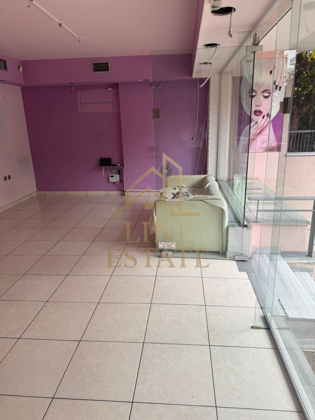 Retail Store in Plateia Ntavari, Palaio Faliro — Photo 4 of 9