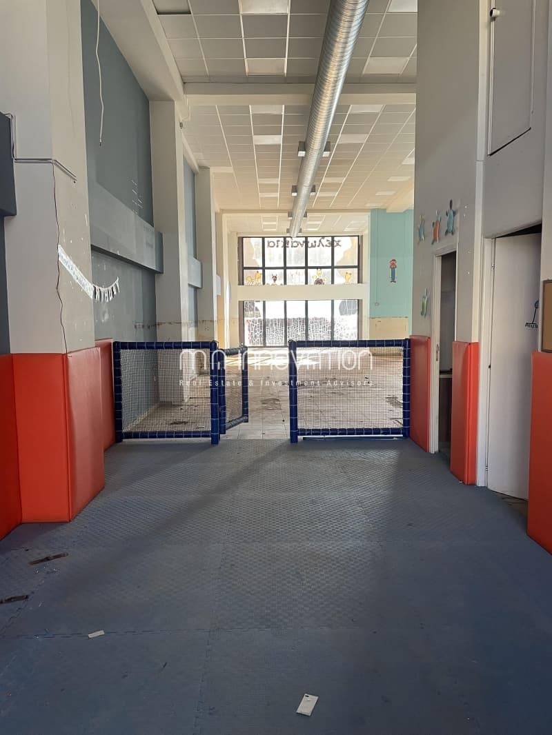 Retail Store in Kontopefko, Agia Paraskevi — Photo 6 of 10