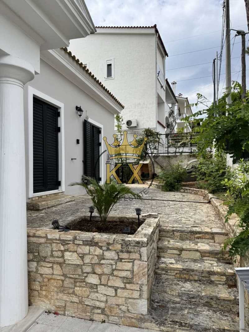 House in Center, Stamata — Photo 12 of 30