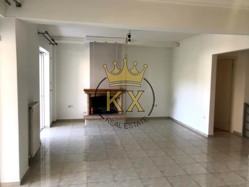 House in Drosia, Drosia — Photo 1 of 12