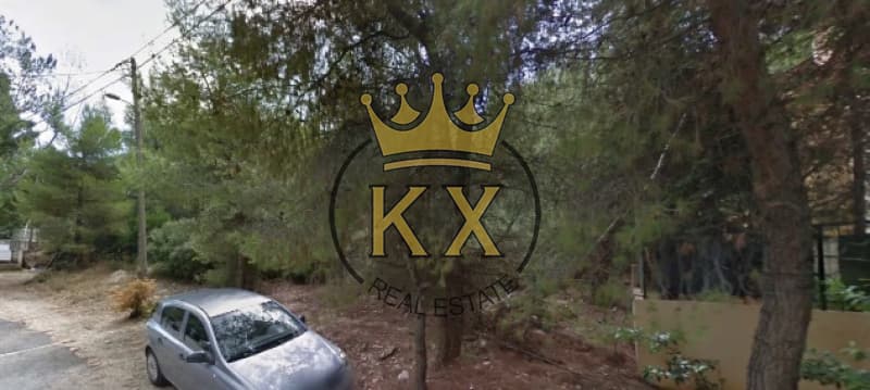 Οικόπεδο στην Δροσιά, Δροσιά