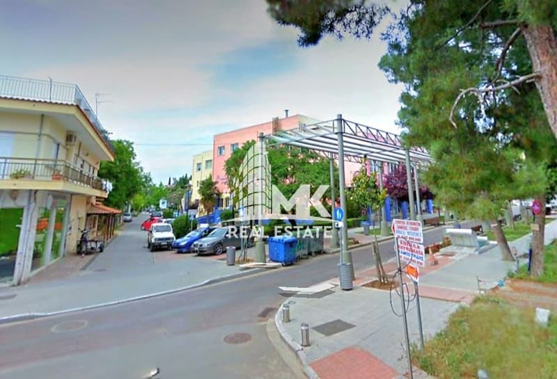Retail Store in Center, Thermi — Photo 1 of 6