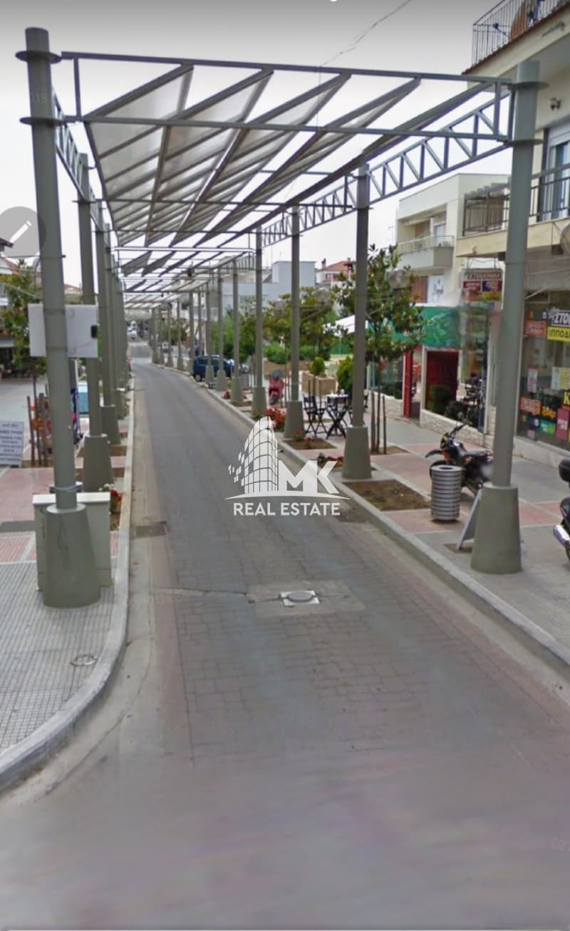 Retail Store in Center, Thermi — Photo 1 of 2