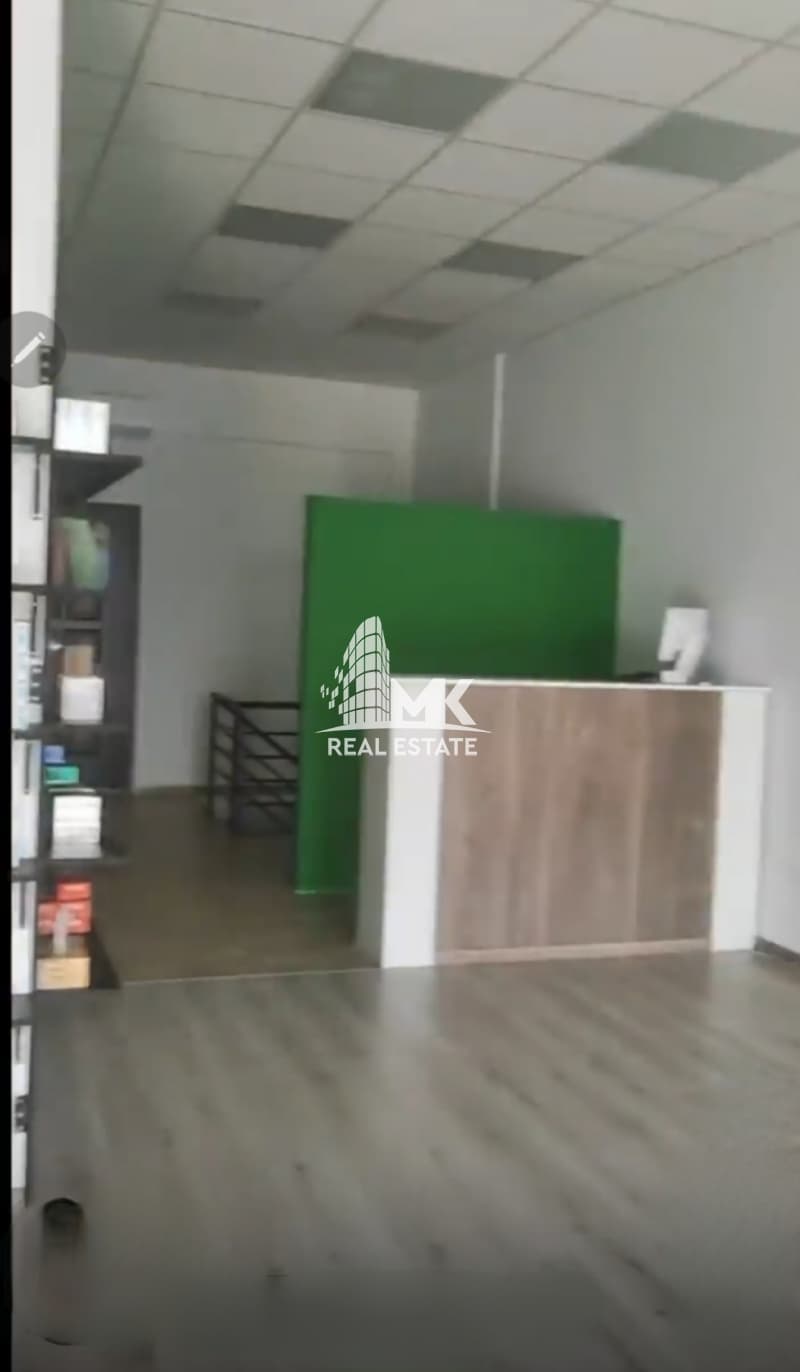 Retail Store in Center, Thermi — Photo 2 of 2