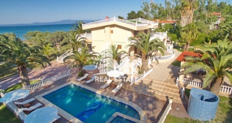 House in Chaniotis, Pallini — Photo 1 of 25