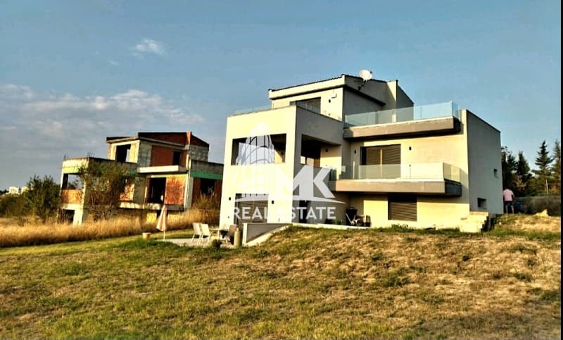 House in Center, Epanomi — Photo 1 of 8