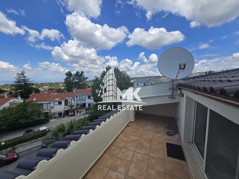 House in Panorama, Panorama — Photo 18 of 27