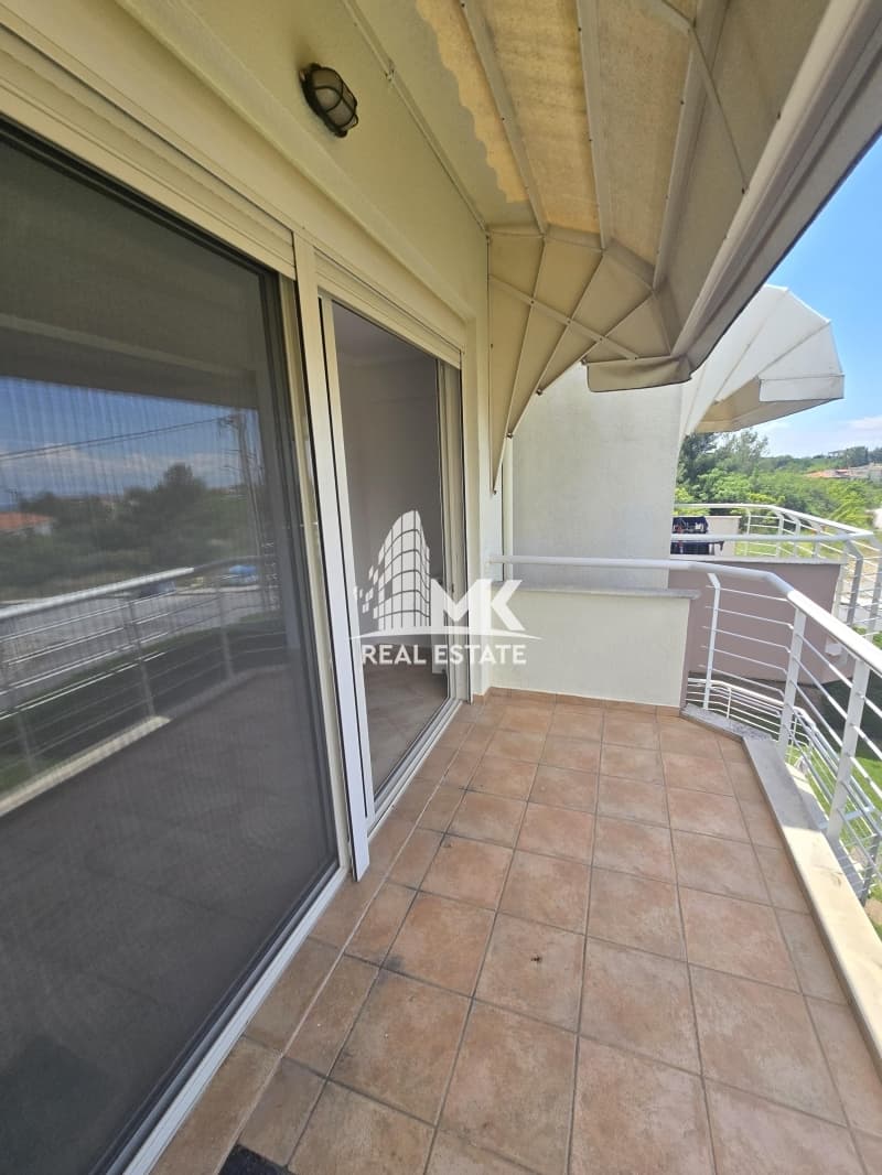 House in Panorama, Panorama — Photo 8 of 27