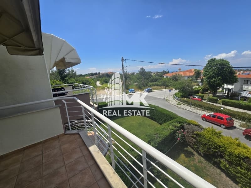 House in Panorama, Panorama — Photo 9 of 27
