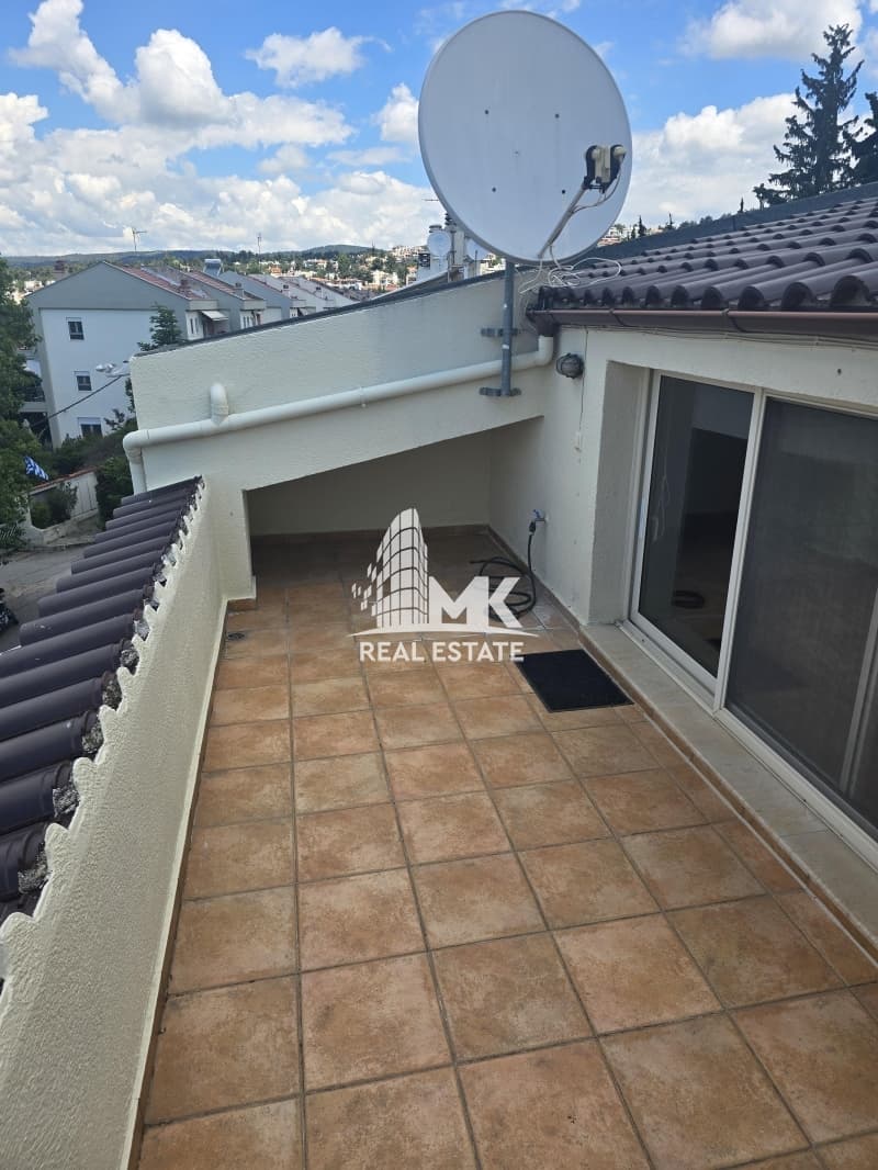 House in Panorama, Panorama — Photo 15 of 27
