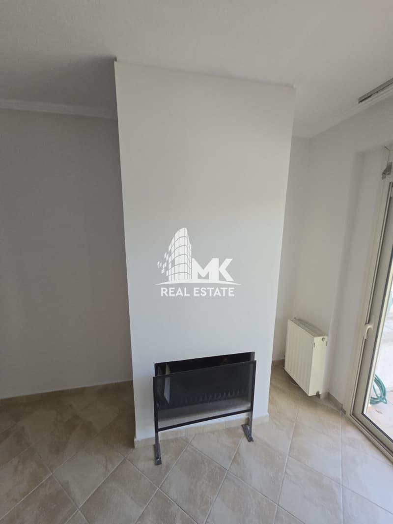 House in Panorama, Panorama — Photo 19 of 27