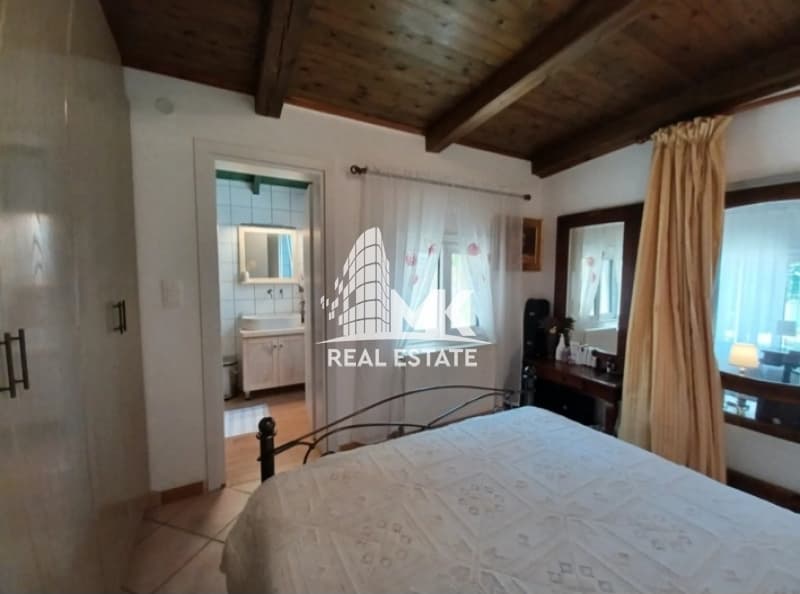 House in Loutra, Pallini — Photo 17 of 25