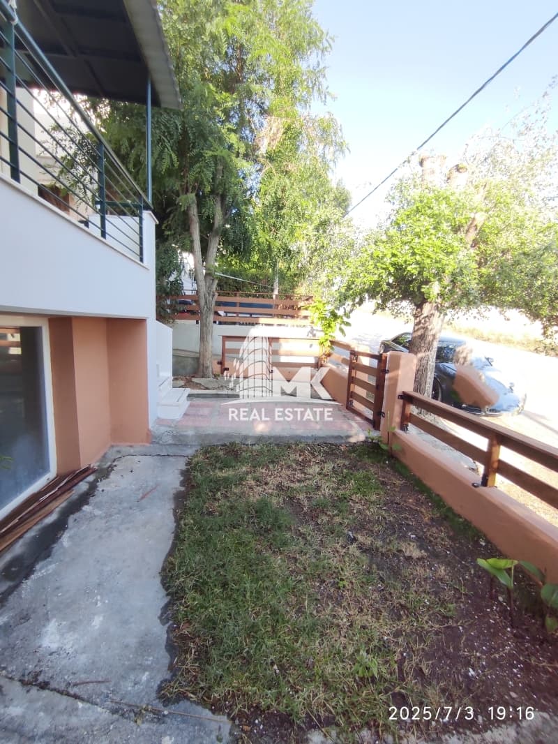 House in Center, Epanomi — Photo 9 of 30
