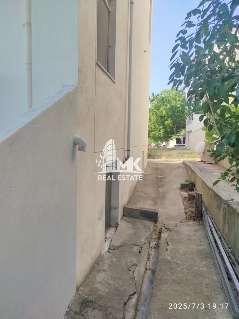 House in Center, Epanomi — Photo 5 of 30