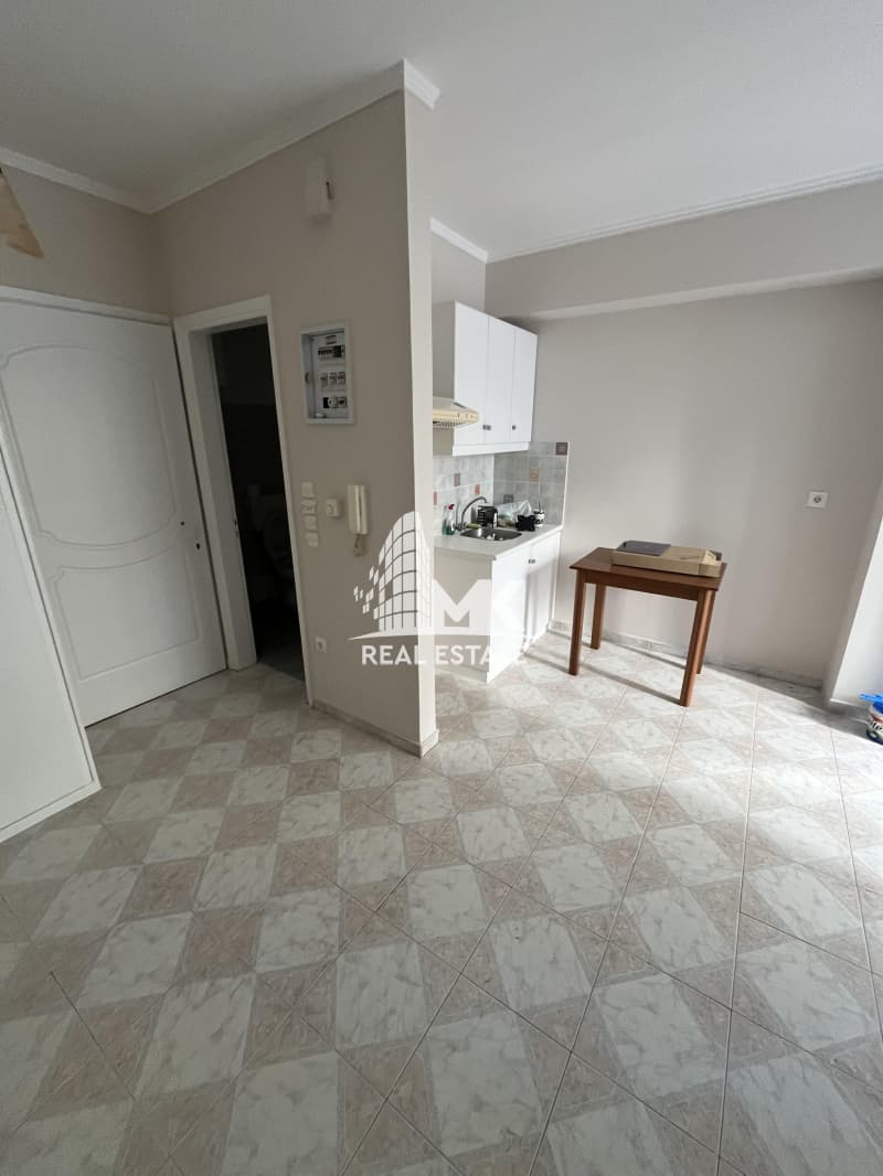 Apartment in Pyrosvestio, Patra — Photo 2 of 9