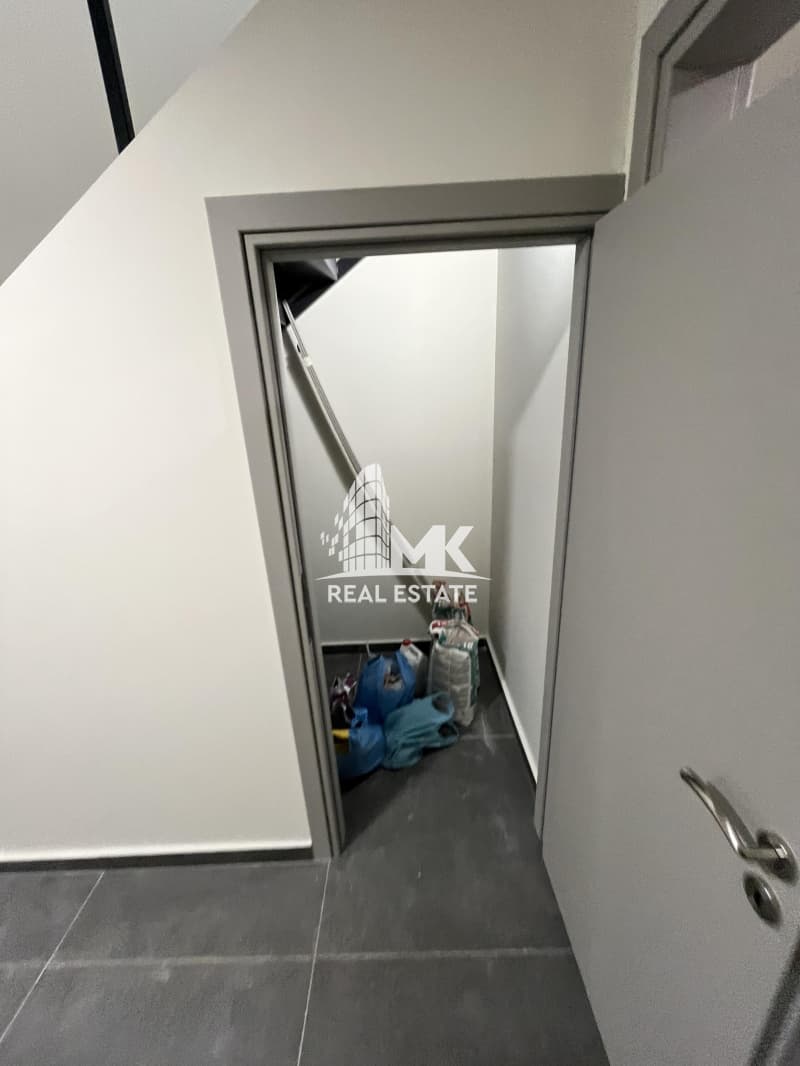 Αποθήκη στην Μακρυγιάννη, Πάτρα — Φωτογραφία 8 από 30