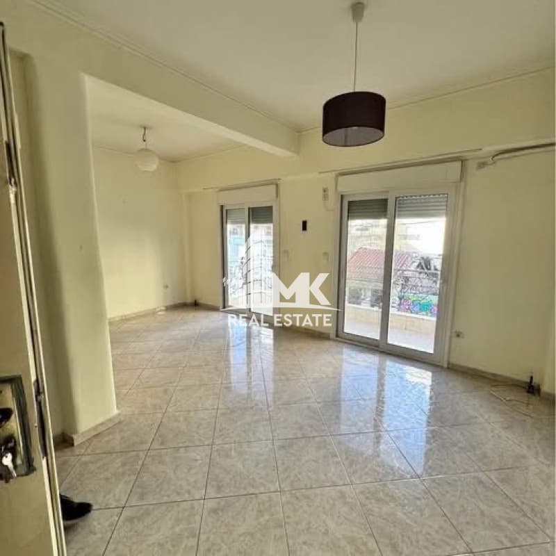 Apartment in Frourio, Patra — Photo 1 of 8