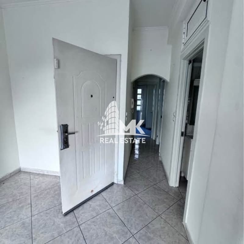 Apartment in Frourio, Patra — Photo 3 of 8
