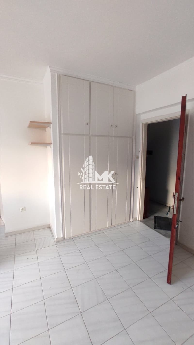 Apartment in Frourio, Patra — Photo 18 of 19