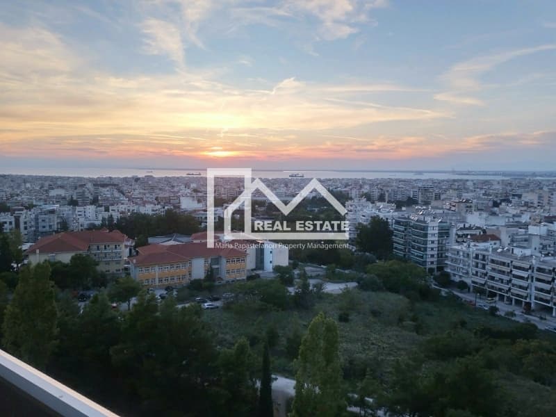 Apartment in Center, Pylea — Photo 1 of 3
