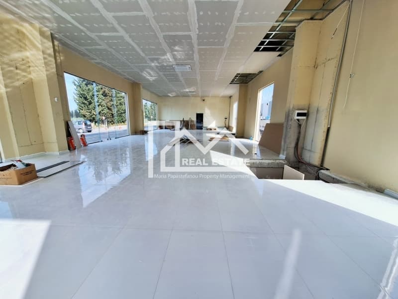 Retail Store in Mediterranean Cosmos, Thermi — Photo 1 of 15