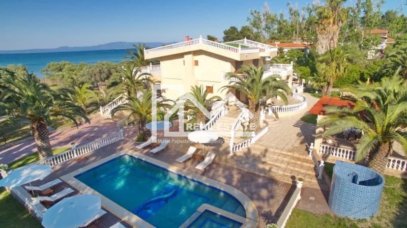 House in Chaniotis, Pallini — Photo 1 of 25