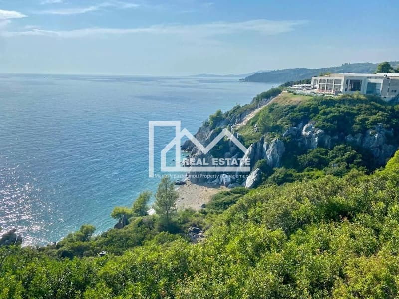 House in Loutra, Pallini — Photo 1 of 14