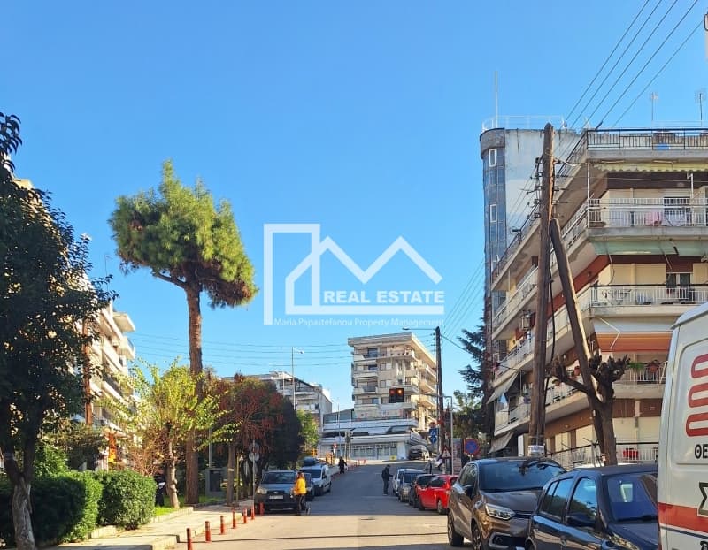 Retail Store in Pronoia, Stavroupoli — Photo 10 of 10