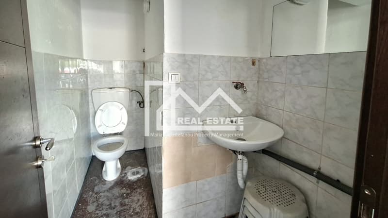 Retail Store in Pronoia, Stavroupoli — Photo 7 of 10