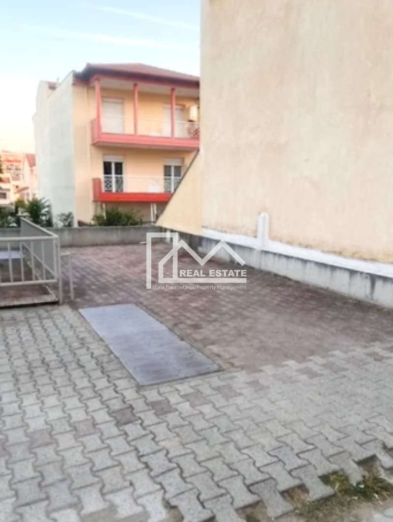 Apartment in Center, Pylea — Photo 7 of 15