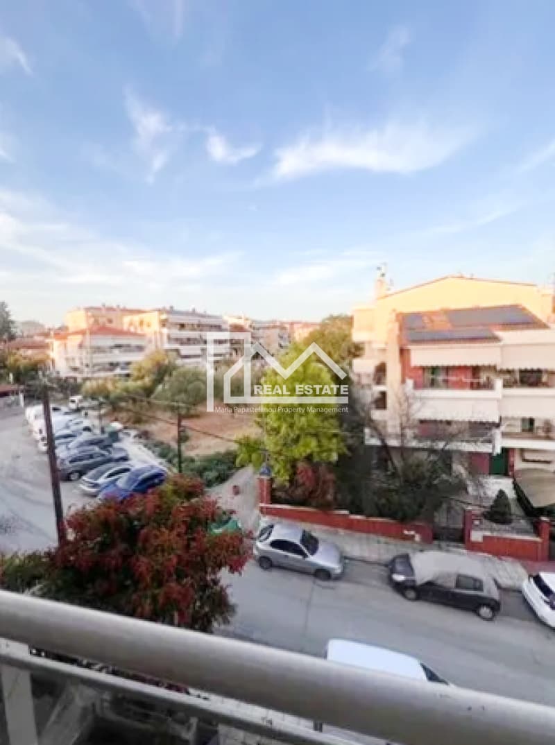 Apartment in Center, Pylea — Photo 1 of 15