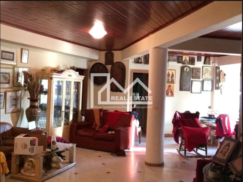 Μονοκατοικία στην Κέντρο, Πεύκα — Φωτογραφία 1 από 9