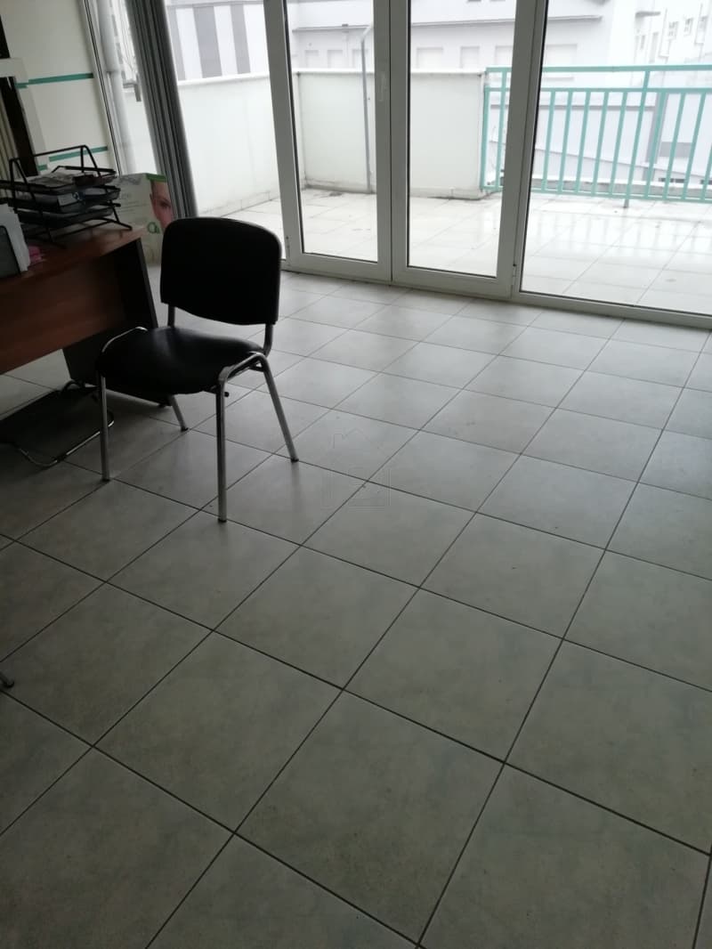 Γραφείο στην Κέντρο, Ελευθέριο-Κορδελιό — Φωτογραφία 1 από 9