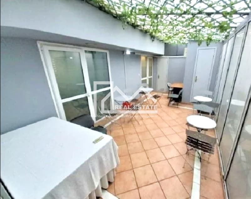 Office in Platia Kanigos, Exarchia - Neapoli — Photo 1 of 20