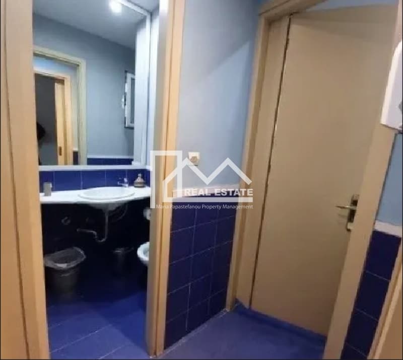 Office in Platia Kanigos, Exarchia - Neapoli — Photo 9 of 20