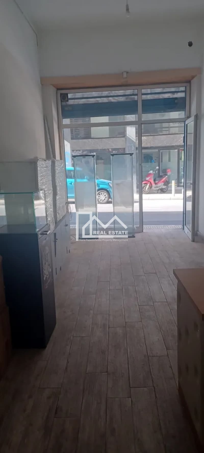 Retail Store in Megala Sxoinia B, Exarchia - Neapoli — Photo 2 of 4