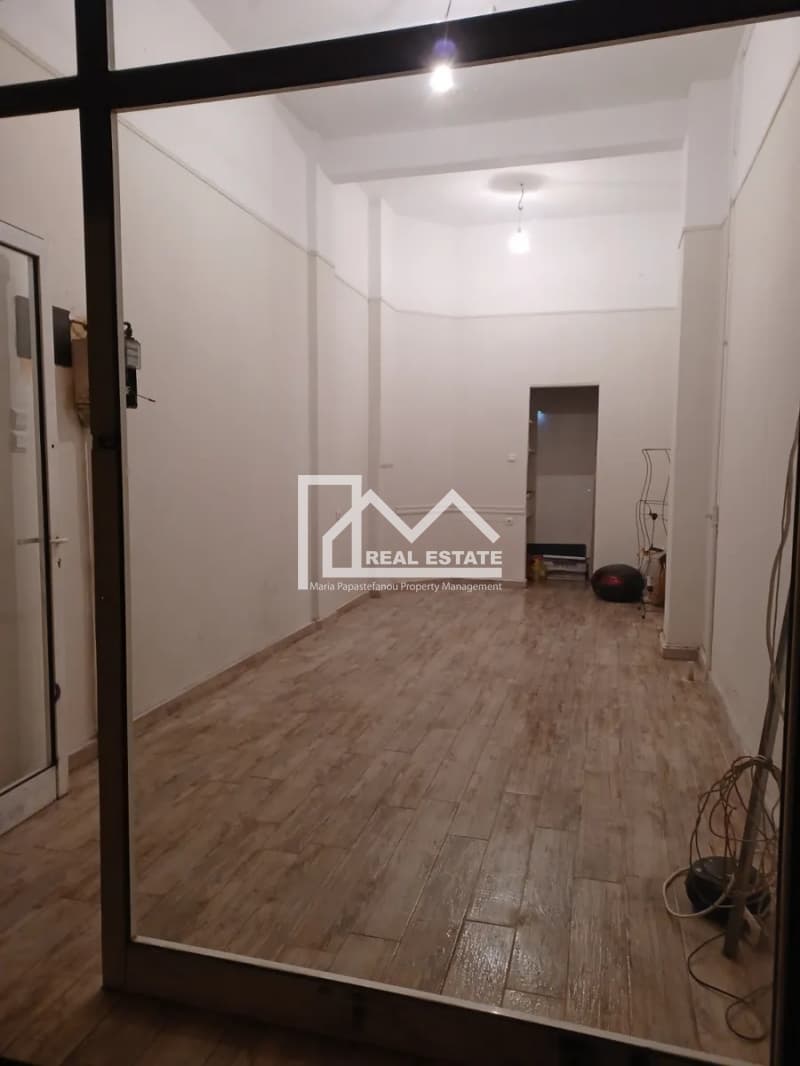 Retail Store in Megala Sxoinia B, Exarchia - Neapoli — Photo 1 of 4