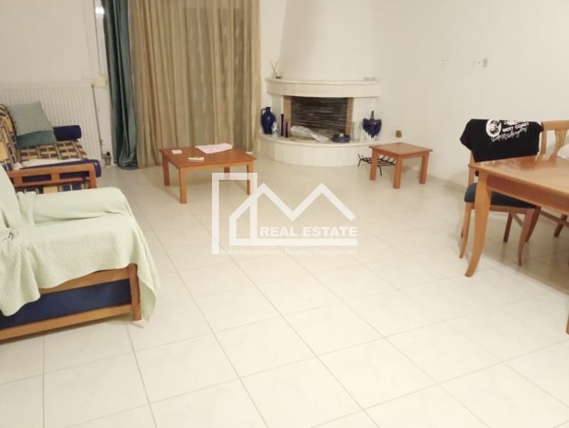 Apartment in Peraia, Peraia — Photo 2 of 11
